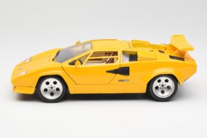 Lamborghini Countach Kollane Bburago 1:18 3037 Metall - pilt 4/8