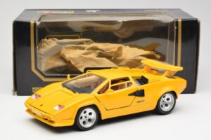 Lamborghini Countach Kollane Bburago 1:18 3037 Metall - pilt 8/8