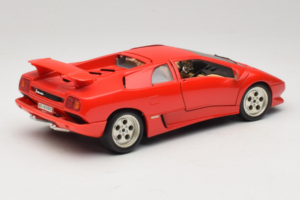 Lamborghini Diablo Punane Bburago 1:18 3041-M1 Metall - pilt 3/8
