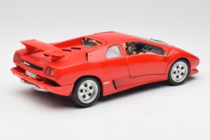 Lamborghini Diablo Punane Bburago 1:18 3028-M1 Metall - pilt 3/8