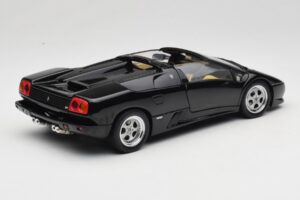 Lamborghini Diablo Roadster Must AUTOart 1:18 70093-R1 Metall - pilt 4/10
