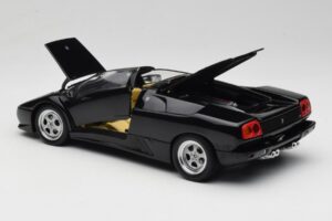 Lamborghini Diablo Roadster Must AUTOart 1:18 70093-R1 Metall - pilt 6/10