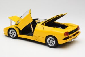 Lamborghini Diablo Roadster Kollane AUTOart 1:18 70092 Metall - pilt 5/8