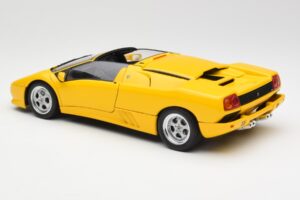 Lamborghini Diablo Roadster Kollane AUTOart 1:18 70092 Metall - pilt 7/8