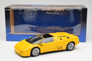 Lamborghini Diablo Roadster Kollane AUTOart 1:18 70092 Metall - pilt 8/8