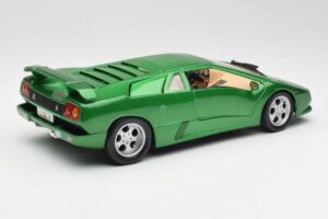 Lamborghini Diablo SE Roheline Maisto 1:18 50303 Metall - pilt 3/8