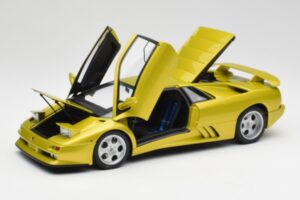 Lamborghini Diablo SE30 Anniversary Edition Kollane Spyder AUTOart 1:18 79157 Metall - pilt 2/8
