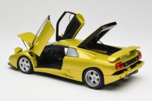 Lamborghini Diablo SE30 Anniversary Edition Kollane Spyder AUTOart 1:18 79157 Metall - pilt 5/8