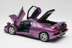 Lamborghini Diablo SE30 Anniversary Edition Metallic Lilla AUTOart 1:18 79158 Metall - pilt 5/8