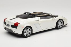 Lamborghini Gallardo Concept Valge Mondo Motors 1:18 146432 Metall - pilt 3/8