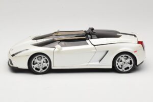 Lamborghini Gallardo Concept Valge Mondo Motors 1:18 146432 Metall - pilt 4/8