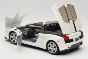 Lamborghini Gallardo Concept Valge Mondo Motors 1:18 146432 Metall - pilt 5/8