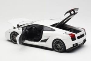 Lamborghini Gallardo Superleggera Monocerus Metallic Valge AUTOart 1:18 74585 Metall - pilt 5/8