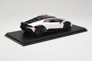 Lamborghini Huracan Sterrato No. 63 Valge TopSpeed 1:18 TS0610 Vaik - pilt 2/6