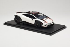 Lamborghini Huracan Sterrato No. 63 Valge TopSpeed 1:18 TS0610 Vaik - pilt 4/6