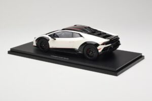 Lamborghini Huracan Sterrato No. 63 Valge TopSpeed 1:18 TS0610 Vaik - pilt 5/6