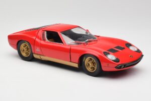 Lamborghini Miura Punane Anson 1:18 30302 Metall - pilt 6/8