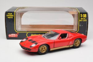 Lamborghini Miura Punane Anson 1:18 30302 Metall - pilt 8/8