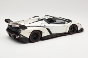 Lamborghini Veneno Roadster Valge Punase Joonega Kyosho 1:18 C09502W Metall - pilt 2/6