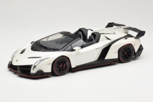 Lamborghini Veneno Roadster Valge Punase Joonega Kyosho 1:18 C09502W Metall
