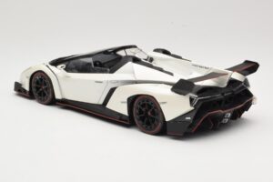 Lamborghini Veneno Roadster Valge Punase Joonega Kyosho 1:18 C09502W Metall - pilt 5/6