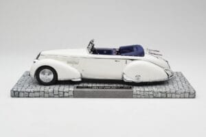 Lancia Astura Tipo 233 Corto Valge Minichamps 1:18 107125330 Vaik - pilt 3/6