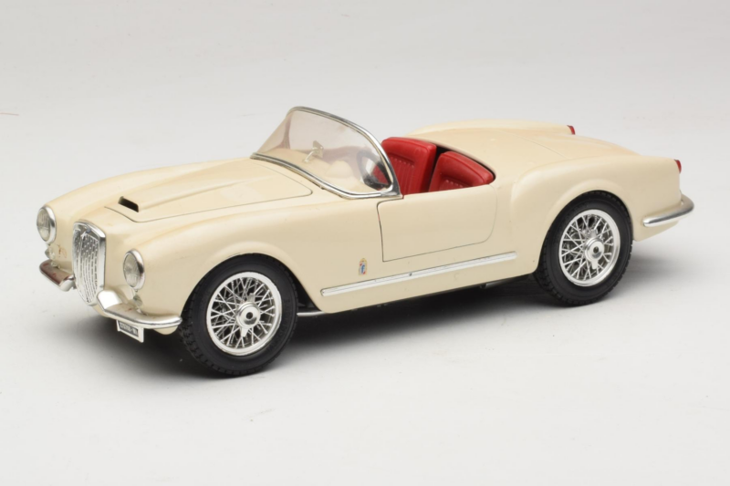 Lancia Aurelia B24 Spider Beež Bburago 1:18 3010-M2 Metall
