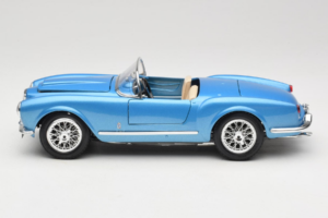 Lancia Aurelia B24 Spider Sinine Bburago 1:18 3010-M1 Metall - pilt 4/8