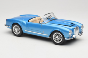 Lancia Aurelia B24 Spider Sinine Bburago 1:18 3010-M1 Metall - pilt 6/8