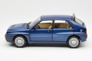 Lancia Delta HF Integrale Evo II Sinine Kyosho 1:18 08341BL Metall - pilt 4/8