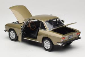 Lancia Fulvia Coupe Bronze Longchamps Norev 1:18 187985 Metall - pilt 5/8
