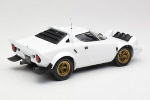 Lancia Stratos HF Stradale Valge Minichamps 1:18 155741700 Metall - pilt 2/6