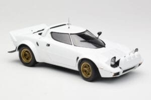 Lancia Stratos HF Stradale Valge Minichamps 1:18 155741700 Metall - pilt 4/6
