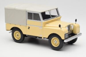 Land Rover 88 Series 1 Hard Top Hele Beež MCG 1:18 MCG18368 Metall - pilt 2/6