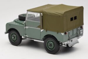 Land Rover 88 Series I Roheline Minichamps 1:18 150168900 Metall - pilt 7/8
