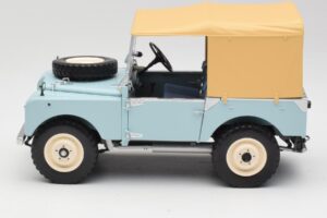 Land Rover 88 Series I RAF Blue Minichamps 1:18 150168908 Metall - pilt 4/8