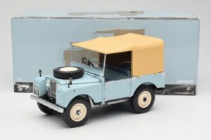 Land Rover 88 Series I RAF Blue Minichamps 1:18 150168908 Metall - pilt 8/8