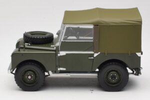 Land Rover 88 Series I Matt Green Minichamps 1:18 150168909 Metall - pilt 4/8