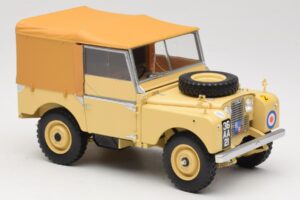 Land Rover 88 Series I RAF Beige Minichamps 1:18 150168911 Metall - pilt 6/8