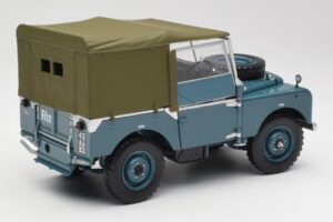 Land Rover 88 Series I Helesinine Minichamps 1:18 150168907 Metall - pilt 3/8