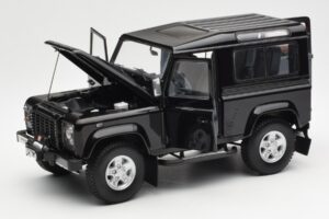 Land Rover Defender 90 Santorini Must Metallik Kyosho 1:18 08901BK Metall - pilt 2/8