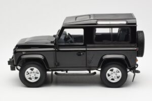 Land Rover Defender 90 Santorini Must Metallik Kyosho 1:18 08901BK Metall - pilt 4/8