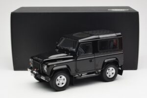 Land Rover Defender 90 Santorini Must Metallik Kyosho 1:18 08901BK Metall - pilt 8/8