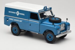 Land Rover Series III 109 Soft Top Motorway Patrol Sinine Eagles Race 1:18 4403 Metall - pilt 6/8