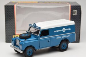 Land Rover Series III 109 Soft Top Motorway Patrol Sinine Eagles Race 1:18 4403 Metall - pilt 8/8