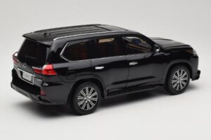 Lexus LX570 J200 Must LCD 1:18 LCD18010-BL Metall - pilt 3/8