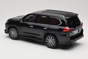 Lexus LX570 J200 Must LCD 1:18 LCD18010-BL Metall - pilt 7/8