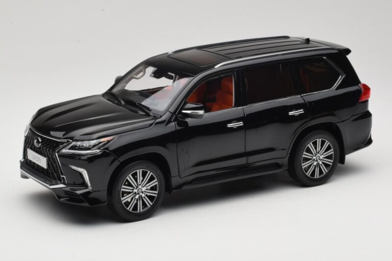 Lexus LX570 J200 Must LCD 1:18 LCD18010-BL Metall