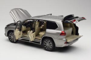 Lexus LX570 Sonic Titaan Kyosho 1:18 08955T Metall - pilt 5/8