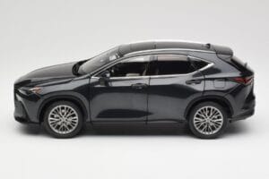 Lexus NX450h+ AZ20 Must Kyosho 1:18 08968GBK Vaik - pilt 4/8